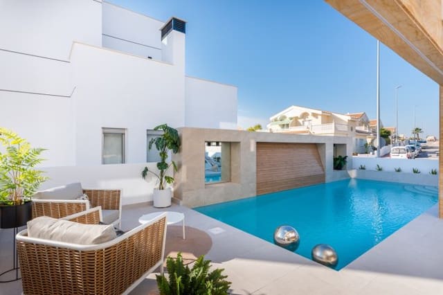 4 slaapkamer Villa te koop in Ciudad Quesada, Rojales met zwembad garage - € 985.000 (Ref: 7644105)