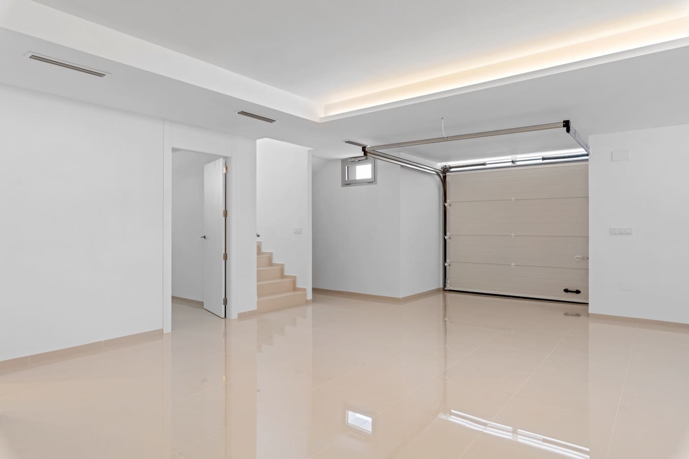 4 bedroom Villa for sale in Ciudad Quesada with pool garage - € 985,000 (Ref: 7644105)