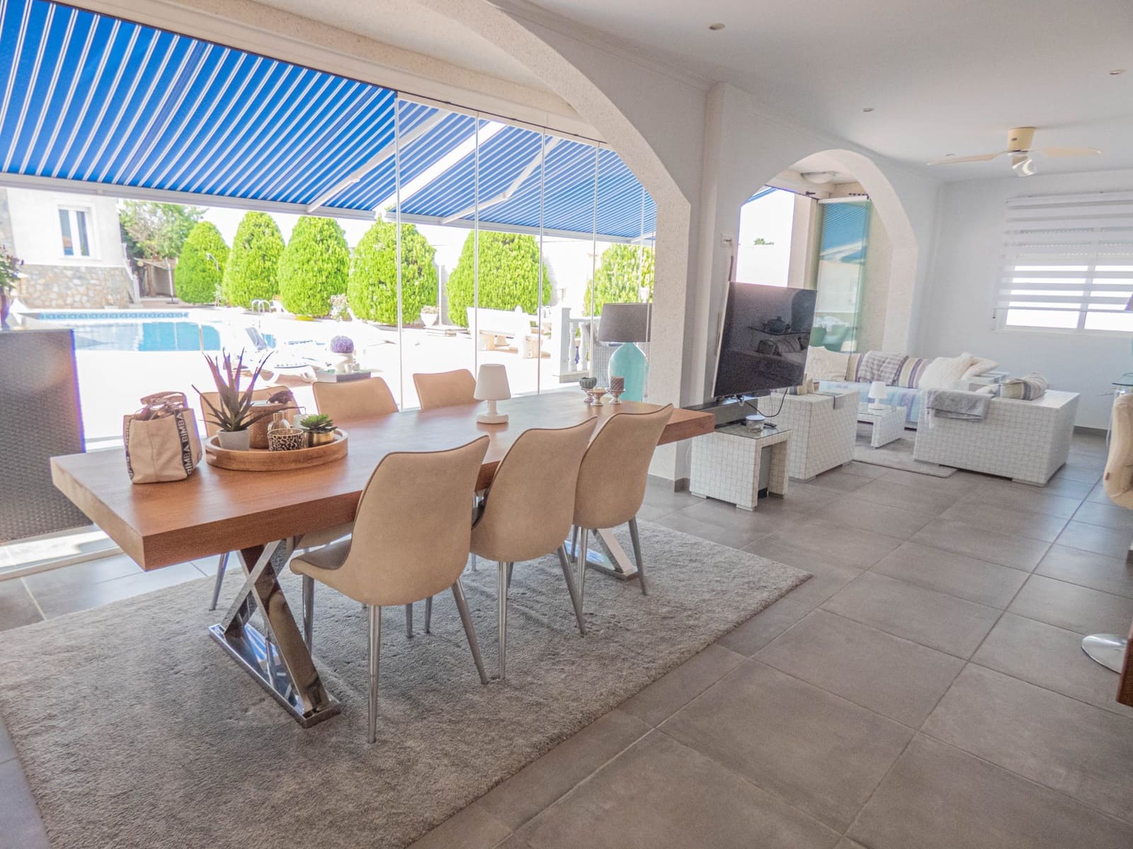 6 bedroom Villa for sale in Ciudad Quesada with pool garage - € 887,500 (Ref: 7677197)