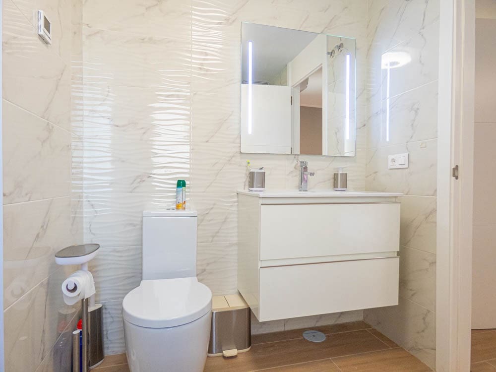 Apartamento de 2 habitaciones en Villamartin en venta con piscina garaje - 254.900 € (Ref: 8240286)