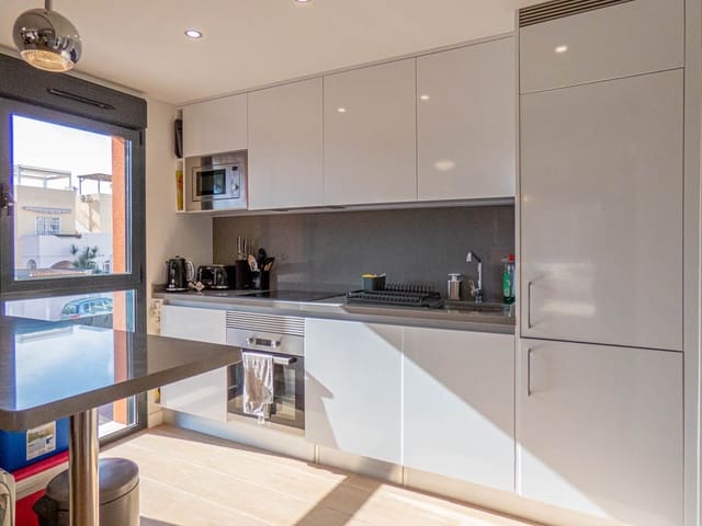 Apartamento de 2 habitaciones en Villamartin, Orihuela en venta con piscina garaje - 254.900 € (Ref: 8240286)