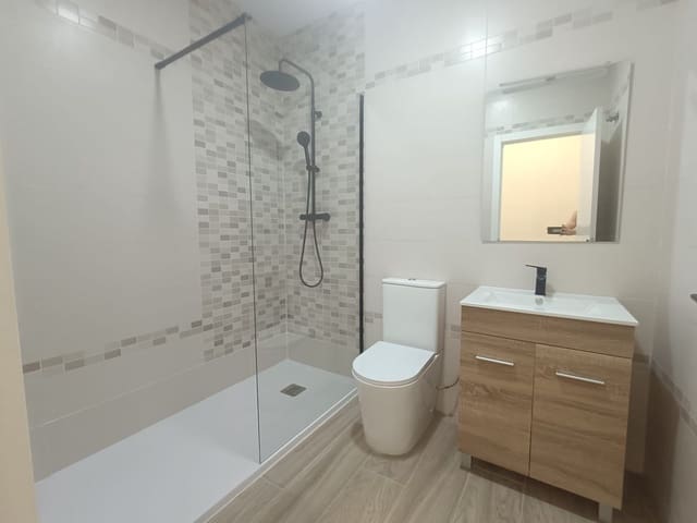 2 bedroom Apartment for sale in Algorfa with pool garage - € 159,000 (Ref: 8293676)