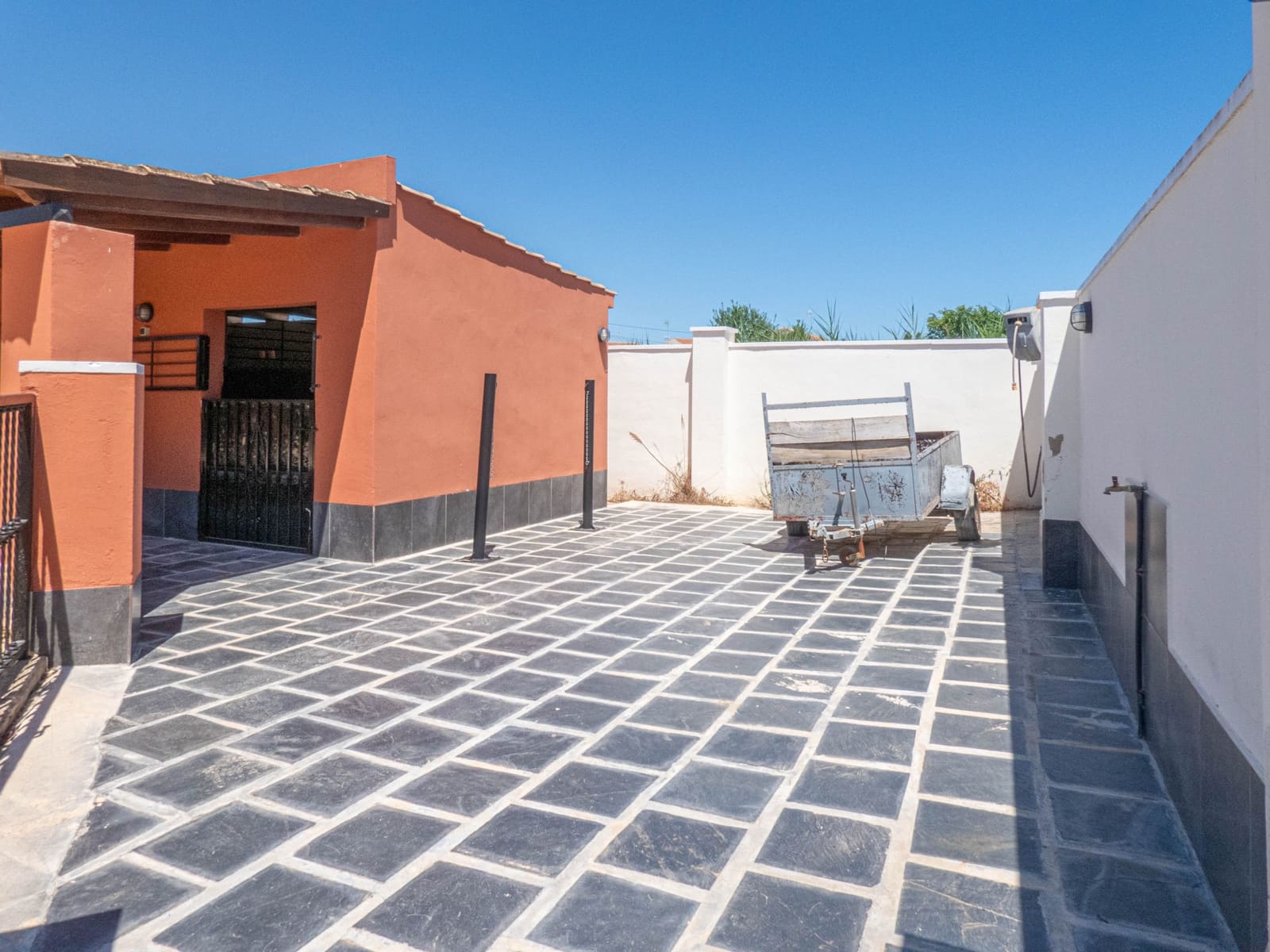 6 soveværelse Villa til salg i Heredades med swimmingpool garage - € 650.000 (Ref: 8394102)