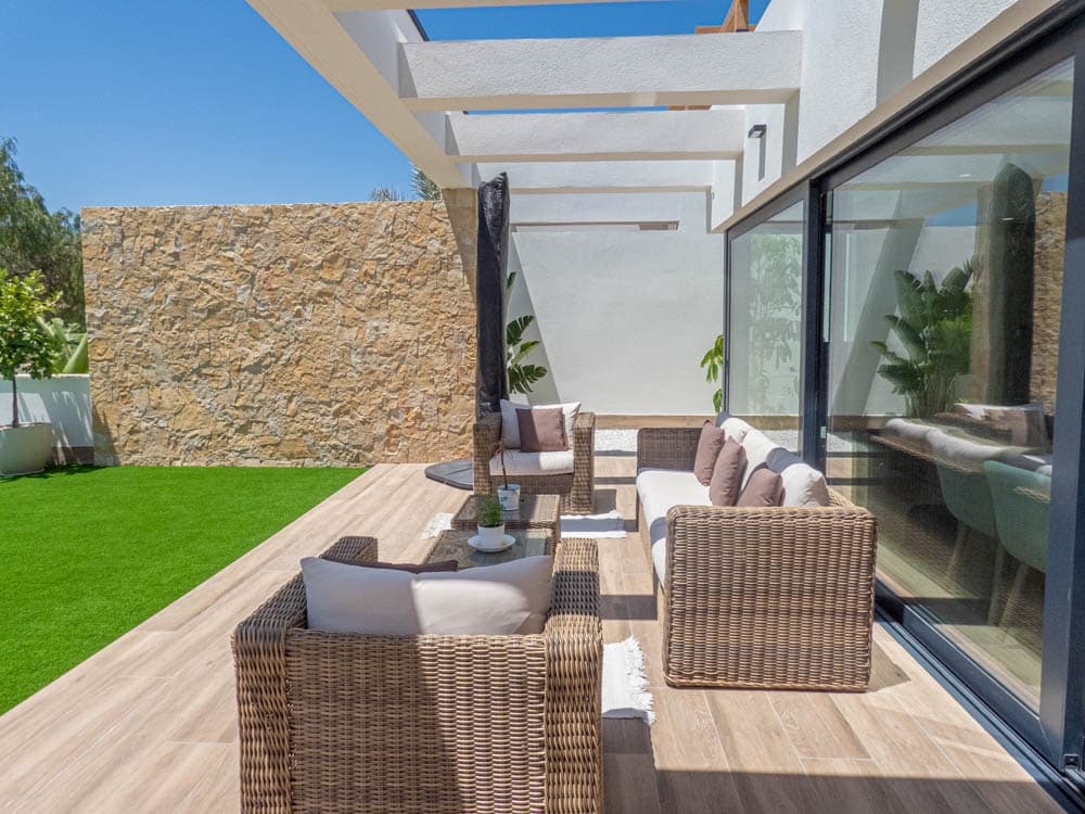 6 soverom Villa til salgs i Monforte del Cid med svømmebasseng garasje - € 675 000 (Ref: 8425527)