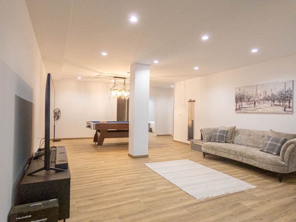 6 soverom Villa til salgs i Monforte del Cid med svømmebasseng garasje - € 675 000 (Ref: 8425527)