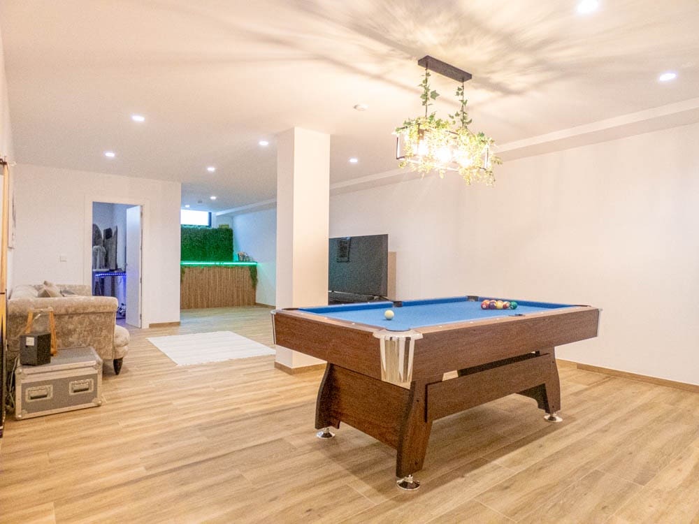 6 soverom Villa til salgs i Monforte del Cid med svømmebasseng garasje - € 675 000 (Ref: 8425527)