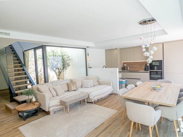 6 soveværelse Villa til salg i Monforte del Cid med swimmingpool garage - € 674.950 (Ref: 8425527)