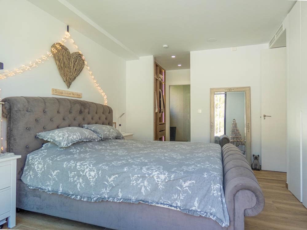 6 bedroom Villa for sale in Monforte del Cid with pool garage - € 674,950 (Ref: 8425527)