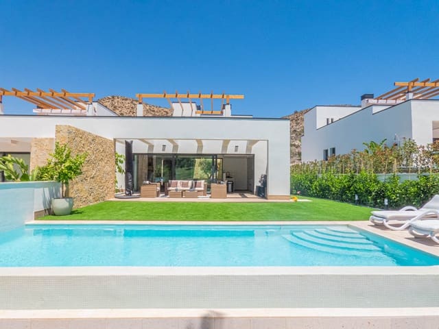 6 soveværelse Villa til salg i Monforte del Cid med swimmingpool garage - € 674.950 (Ref: 8425527)