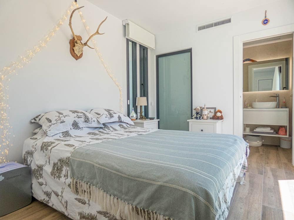 6 bedroom Villa for sale in Monforte del Cid with pool garage - € 674,950 (Ref: 8425527)