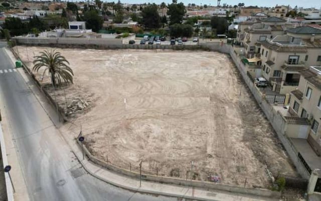 3 bedroom Villa for sale in La Marina, Elche / Elx with pool garage - € 595,000 (Ref: 8469475)