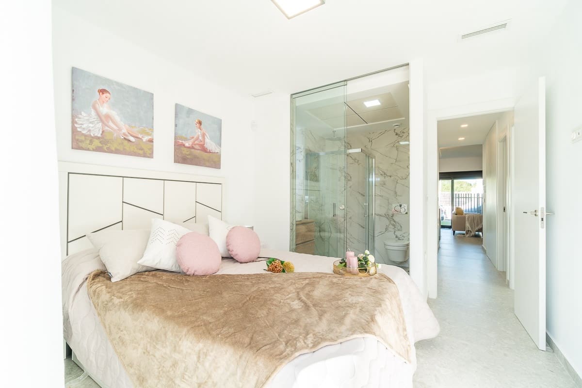 2 slaapkamer Appartement te koop in Torrevieja met zwembad garage - € 279.900 (Ref: 8500616)