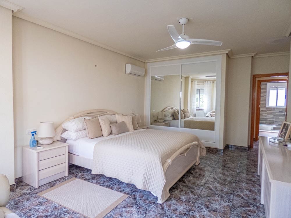 6 bedroom Villa for sale in Orihuela with pool garage - € 460,000 (Ref: 8549595)