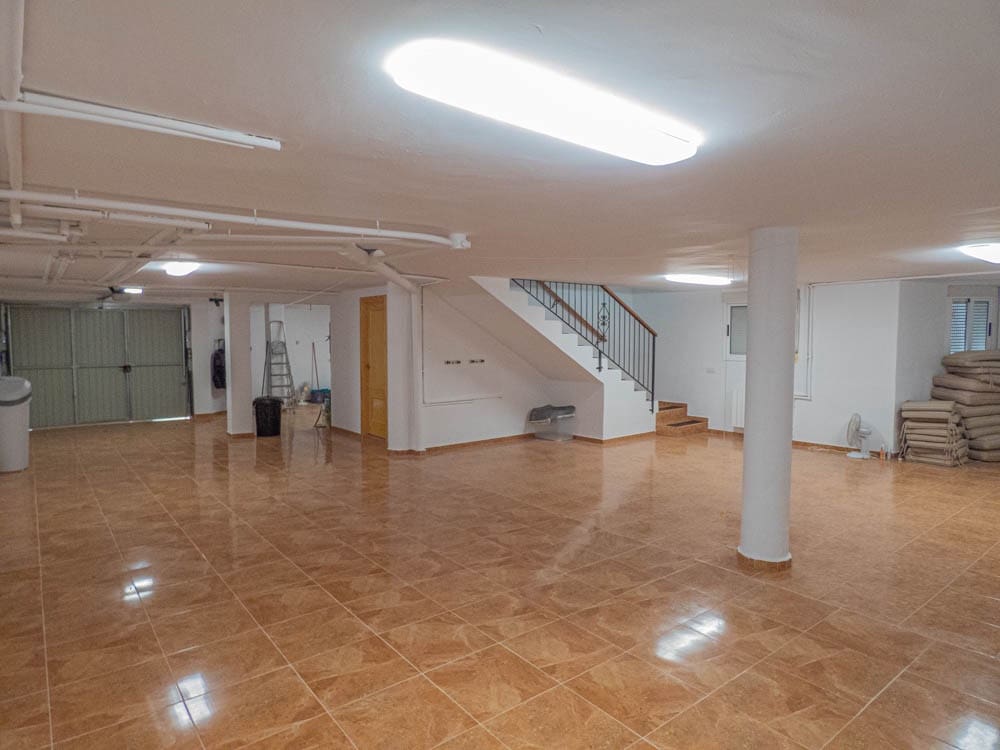 6 bedroom Villa for sale in Orihuela with pool garage - € 460,000 (Ref: 8549595)