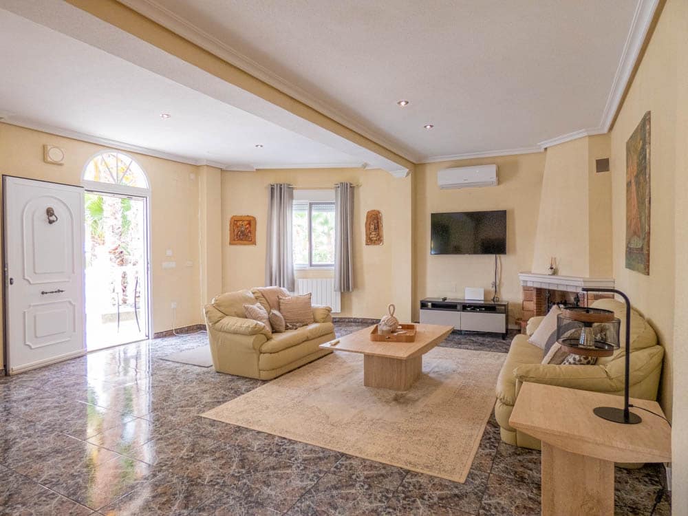 6 bedroom Villa for sale in Orihuela with pool garage - € 460,000 (Ref: 8549595)