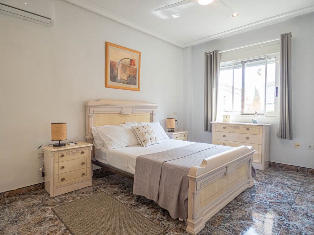 6 bedroom Villa for sale in Orihuela with pool garage - € 460,000 (Ref: 8549595)