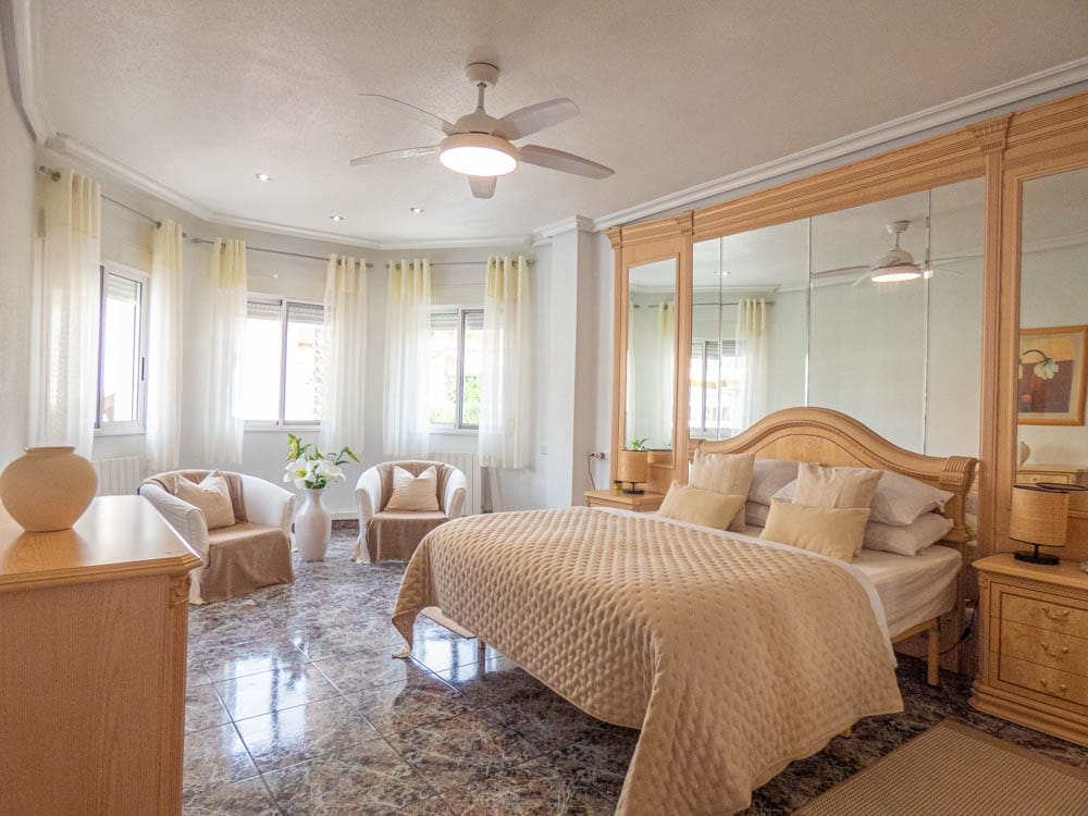 6 bedroom Villa for sale in Orihuela with pool garage - € 460,000 (Ref: 8549595)