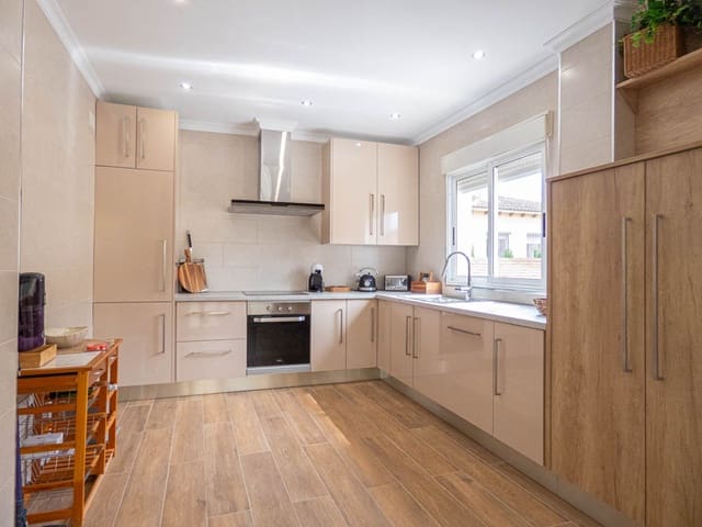 6 bedroom Villa for sale in Orihuela with pool garage - € 459,950 (Ref: 8549595)