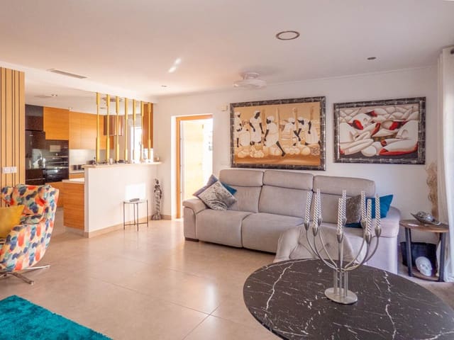 2 bedroom Apartment for sale in Punta Prima, Torrevieja with pool garage - € 315,000 (Ref: 8681557)