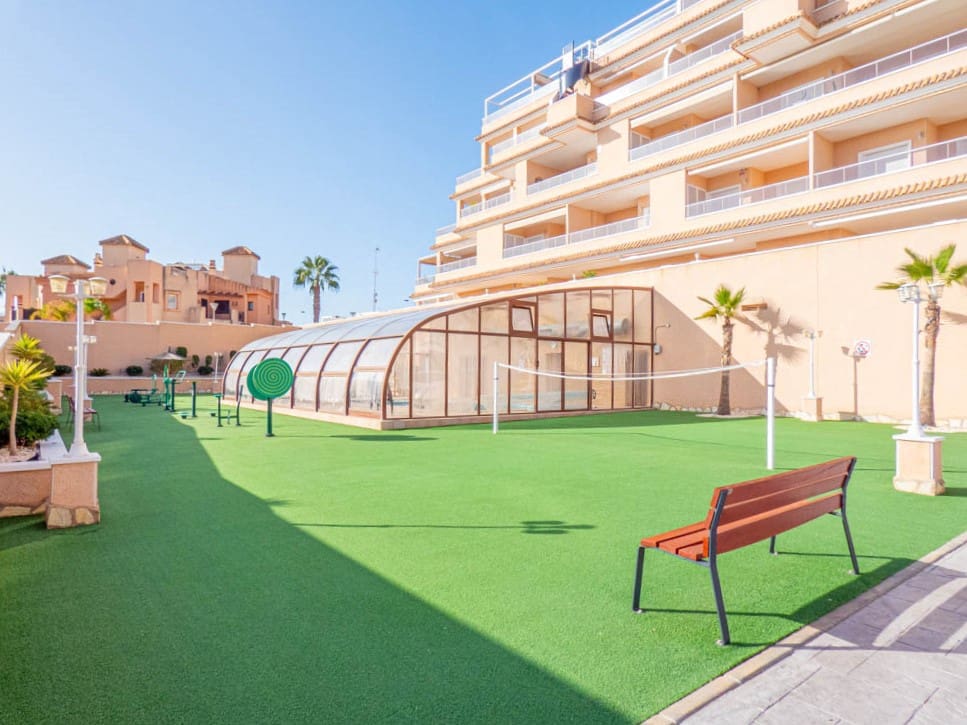 2 bedroom Apartment for sale in Punta Prima with pool garage - € 315,000 (Ref: 8681557)