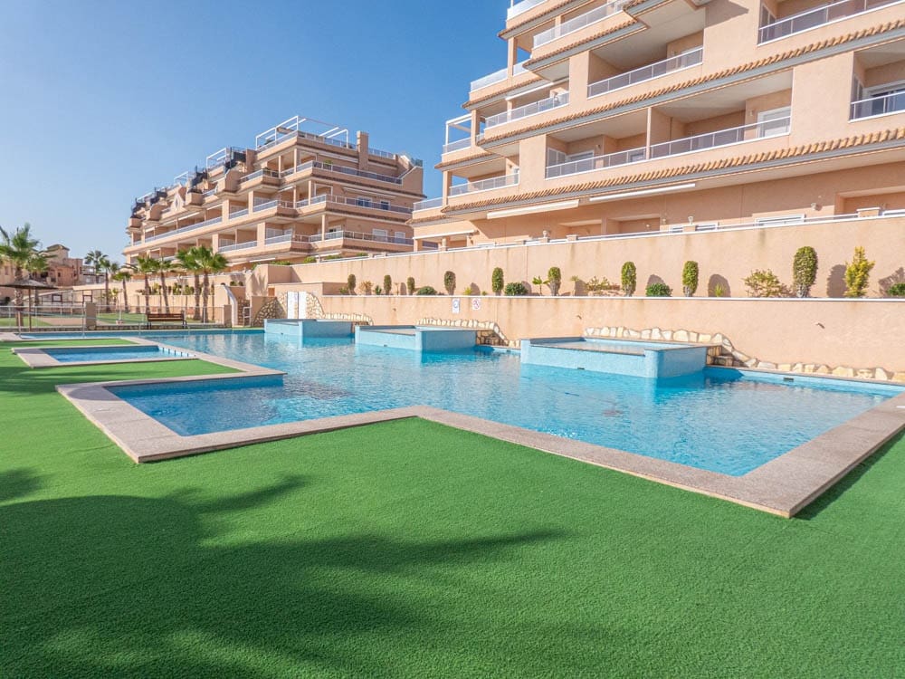 2 bedroom Apartment for sale in Punta Prima with pool garage - € 315,000 (Ref: 8681557)