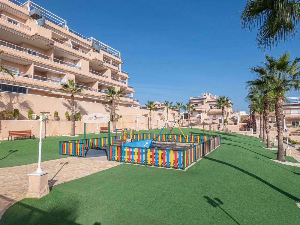 2 bedroom Apartment for sale in Punta Prima with pool garage - € 315,000 (Ref: 8681557)
