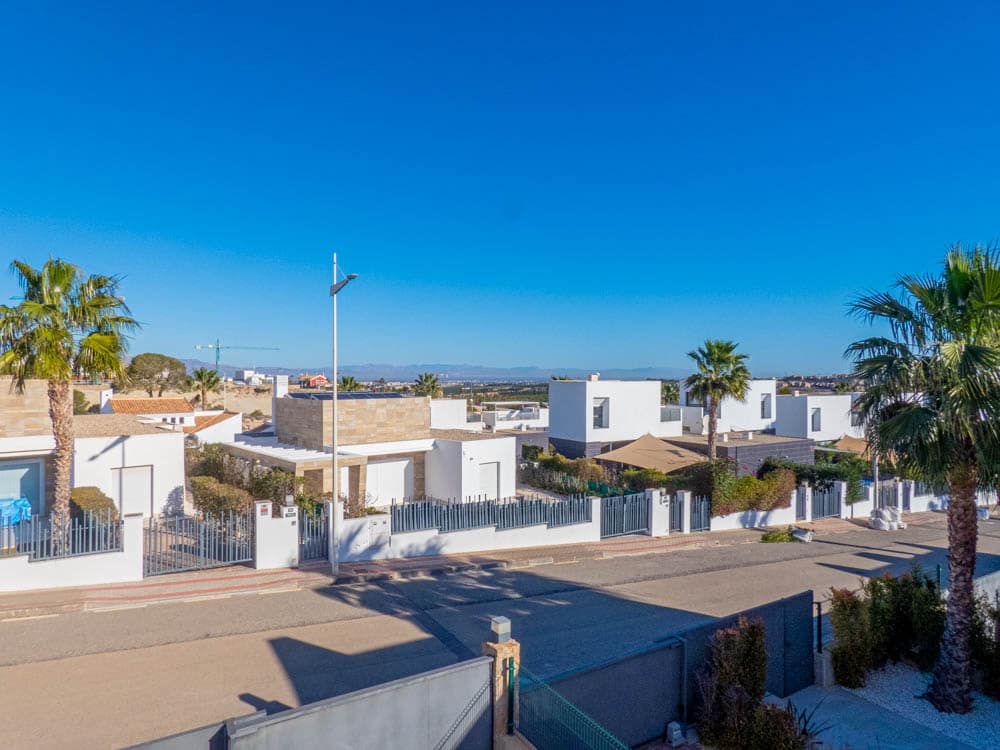 3 bedroom Villa for sale in Algorfa with pool garage - € 450,000 (Ref: 8790197)