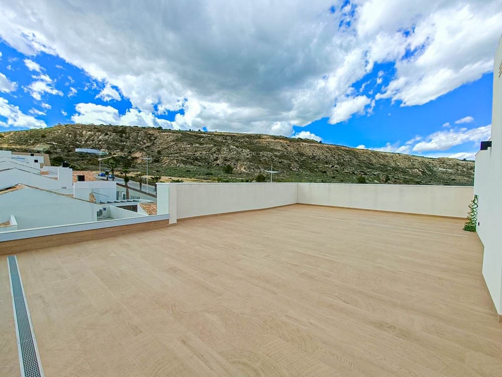 3 bedroom Apartment for sale in Algorfa with pool garage - € 399,995 (Ref: 8868366)