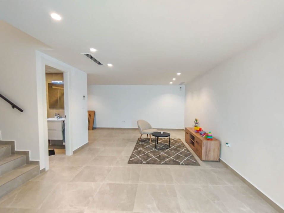 4 soveværelse Villa til salg i Algorfa med swimmingpool garage - € 399.000 (Ref: 8927968)