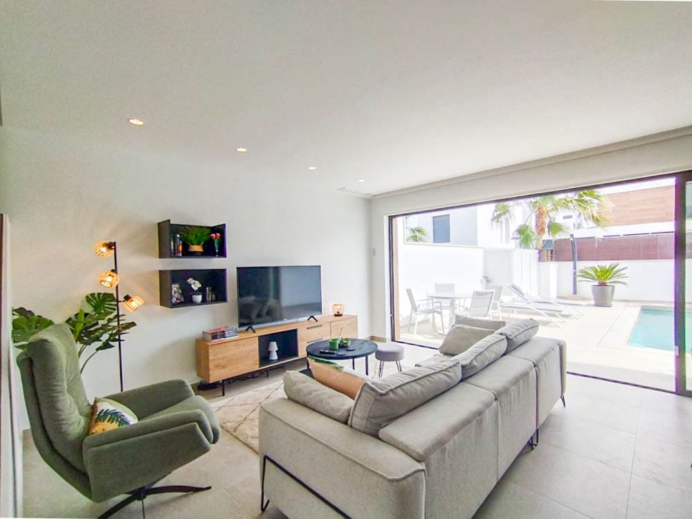 4 soveværelse Villa til salg i Algorfa med swimmingpool garage - € 399.000 (Ref: 8927968)