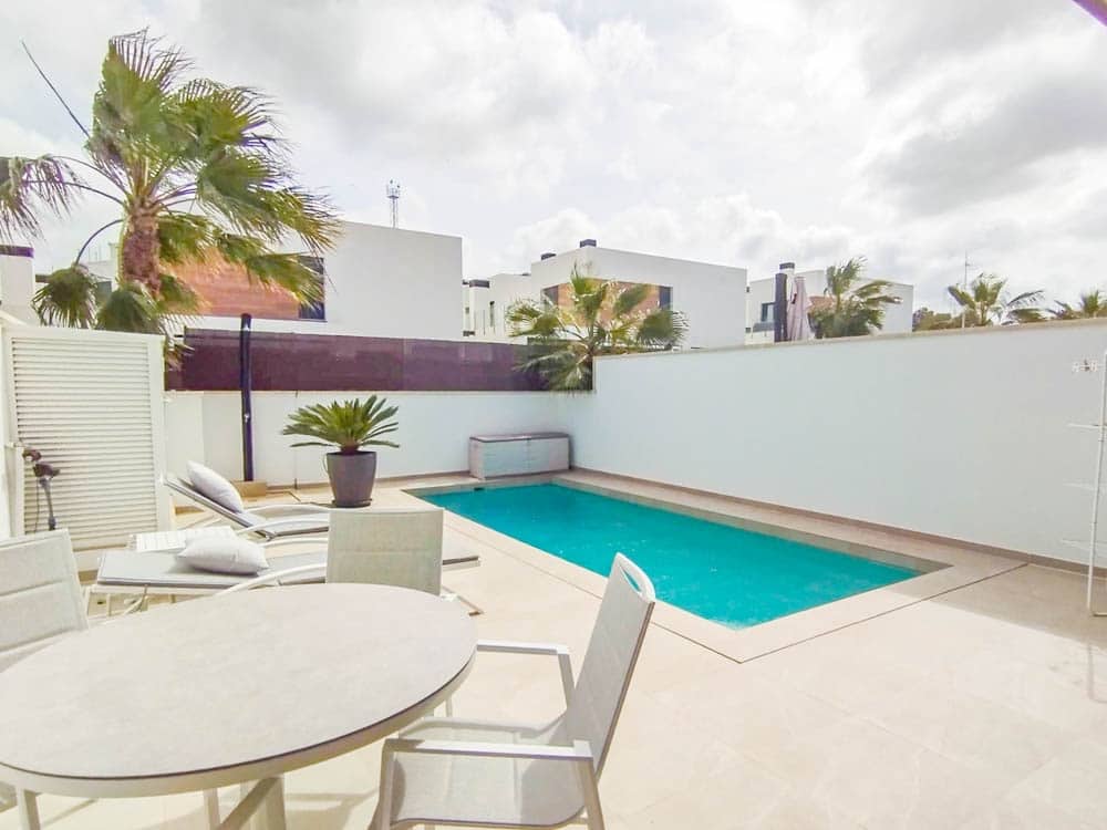 4 soveværelse Villa til salg i Algorfa med swimmingpool garage - € 399.000 (Ref: 8927968)