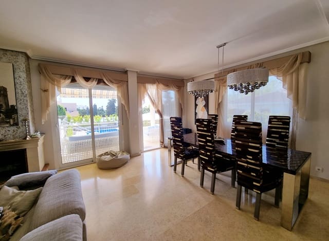 5 bedroom Villa for sale in Los Europeos, Torrevieja with pool garage - € 1,170,000 (Ref: 9000644)
