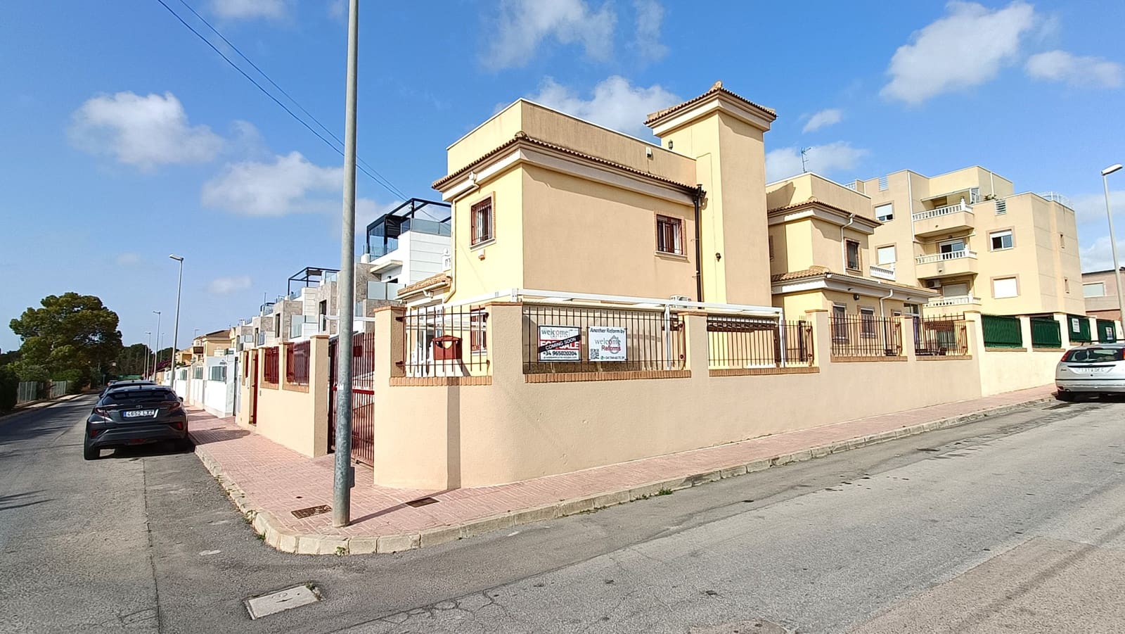 3 soverom Villa til salgs i Orihuela Costa med svømmebasseng garasje - € 269 950 (Ref: 9046321)