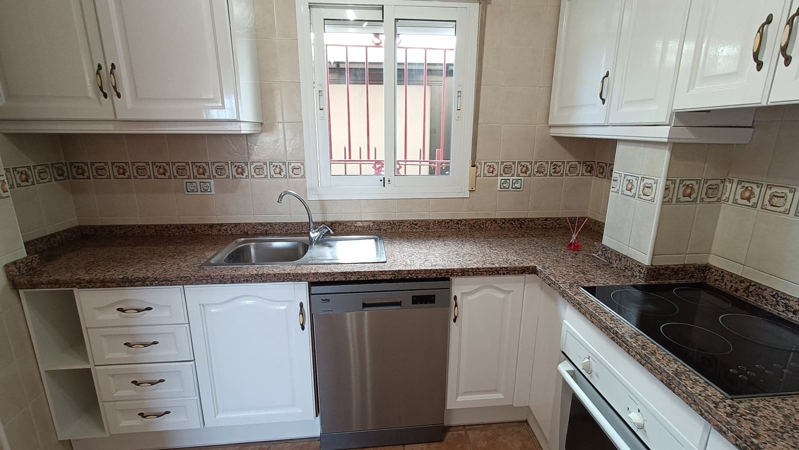 3 soveværelse Villa til salg i Orihuela Costa med swimmingpool garage - € 269.900 (Ref: 9046321)