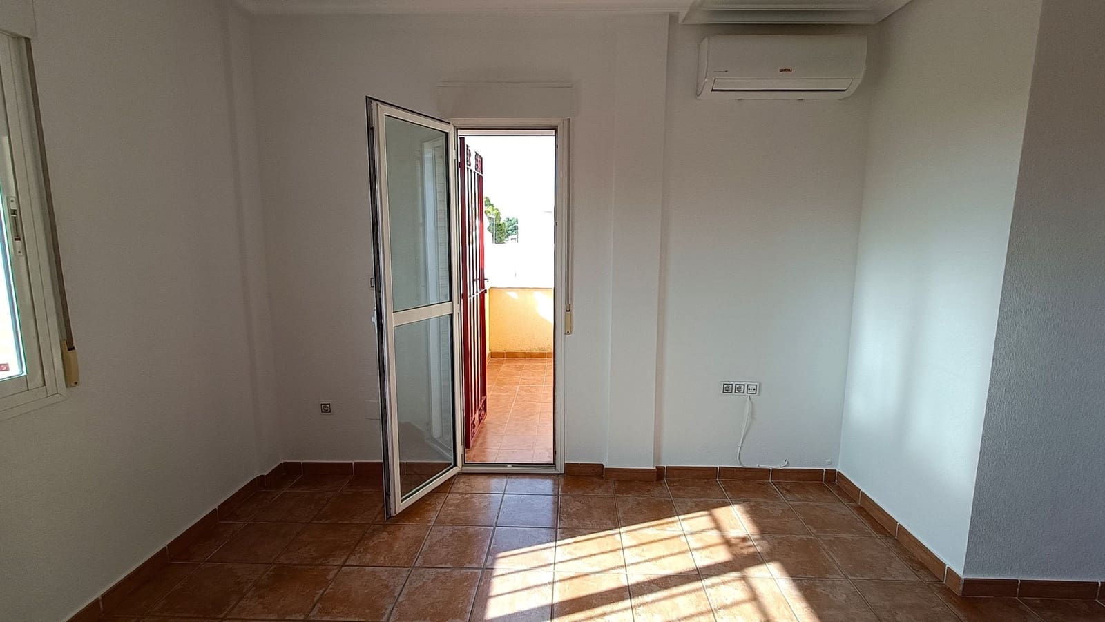 3 soveværelse Villa til salg i Orihuela Costa med swimmingpool garage - € 269.900 (Ref: 9046321)