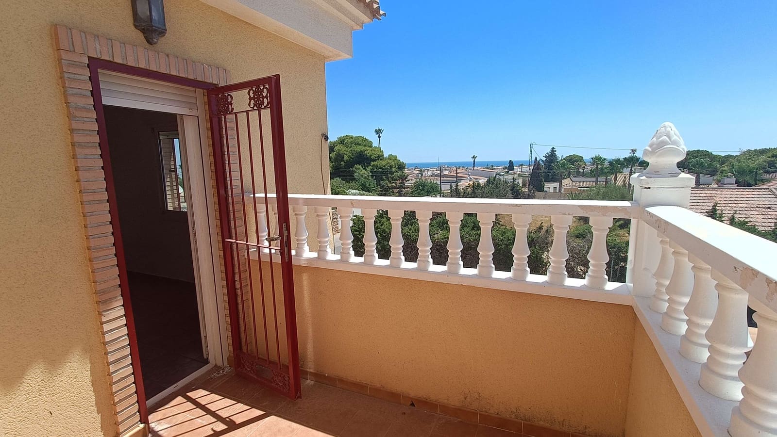 3 bedroom Villa for sale in Orihuela Costa with pool garage - € 269,900 (Ref: 9046321)