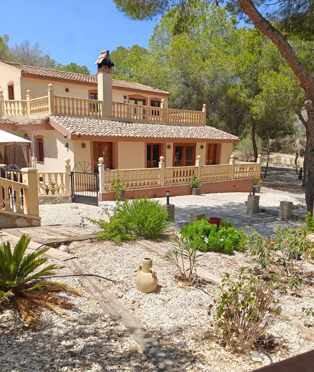 4 bedroom Villa for sale in Torremendo with pool garage - € 575,000 (Ref: 9181543)