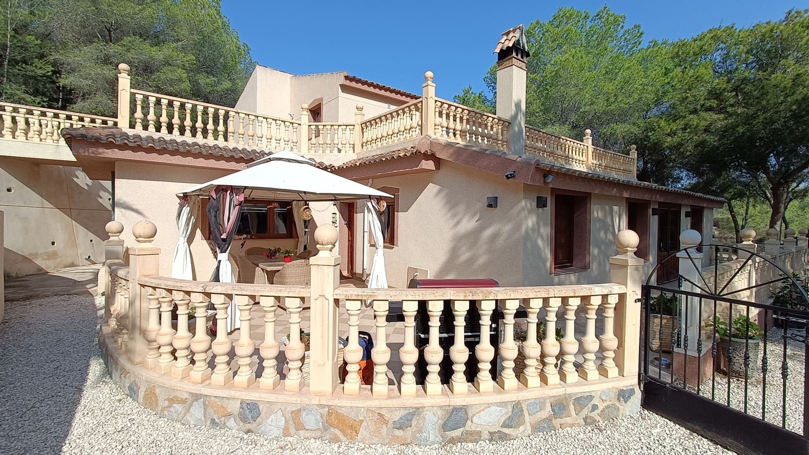 4 bedroom Villa for sale in Torremendo with pool garage - € 575,000 (Ref: 9181543)