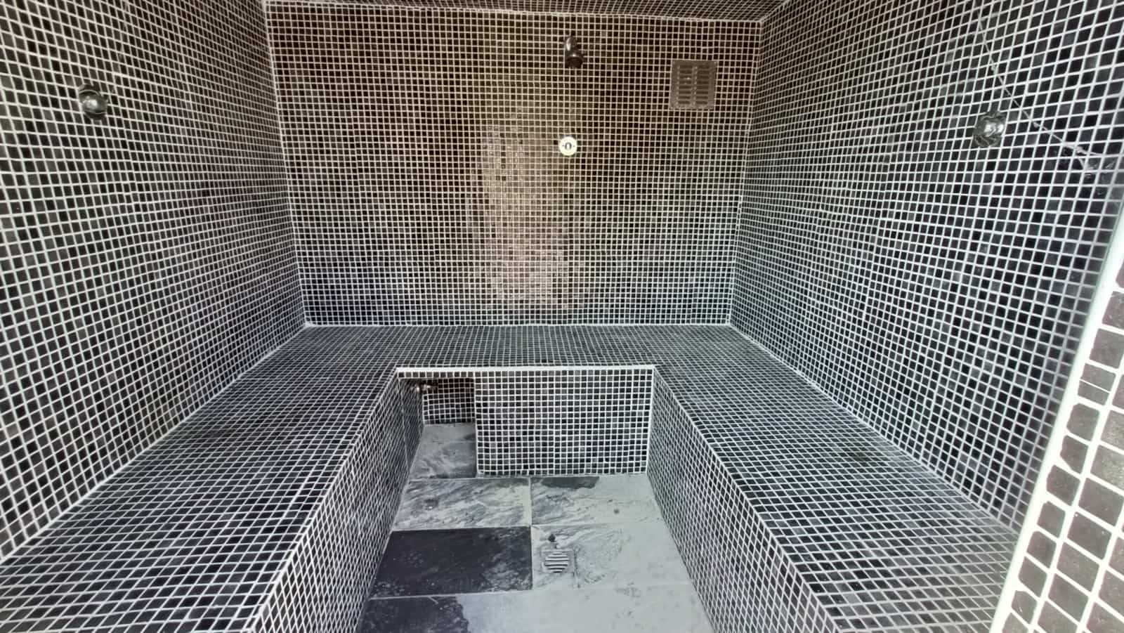 4 bedroom Villa for sale in Torremendo with pool garage - € 575,000 (Ref: 9181543)