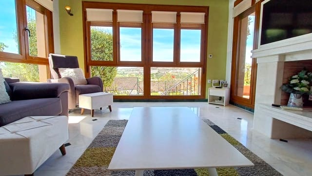Chalet de 3 habitaciones en Algorfa en venta con piscina garaje - 449.950 € (Ref: 9208853)