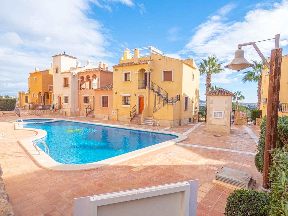 3 bedroom Villa for sale in Algorfa with pool garage - € 345,950 (Ref: 9216740)