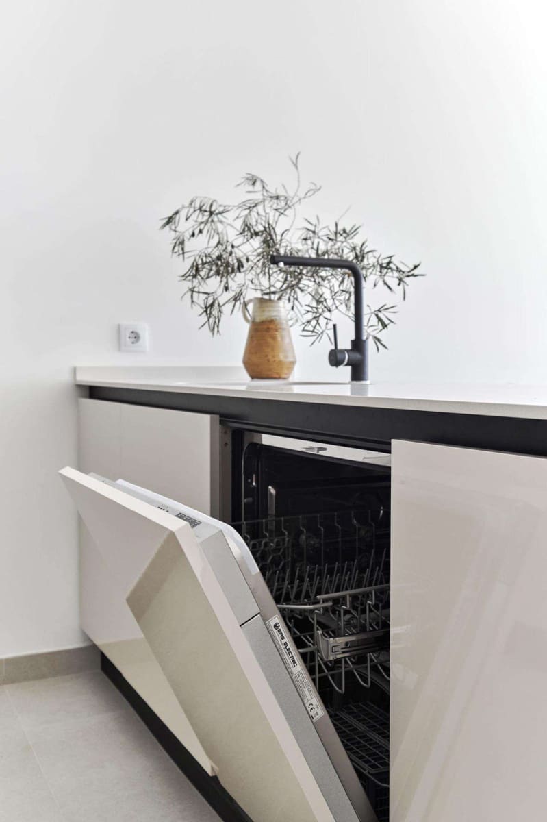 2 bedroom Apartment for sale in Torrevieja with pool garage - € 360,000 (Ref: 9331893)