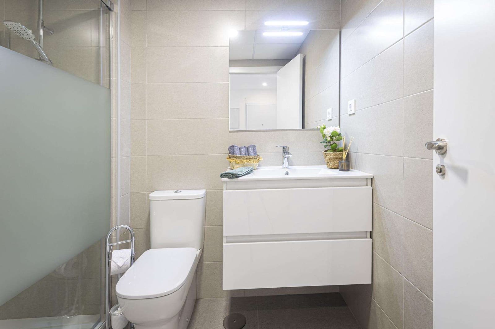 2 slaapkamer Appartement te koop in La Manga del Mar Menor met zwembad - € 213.259 (Ref: 9331974)