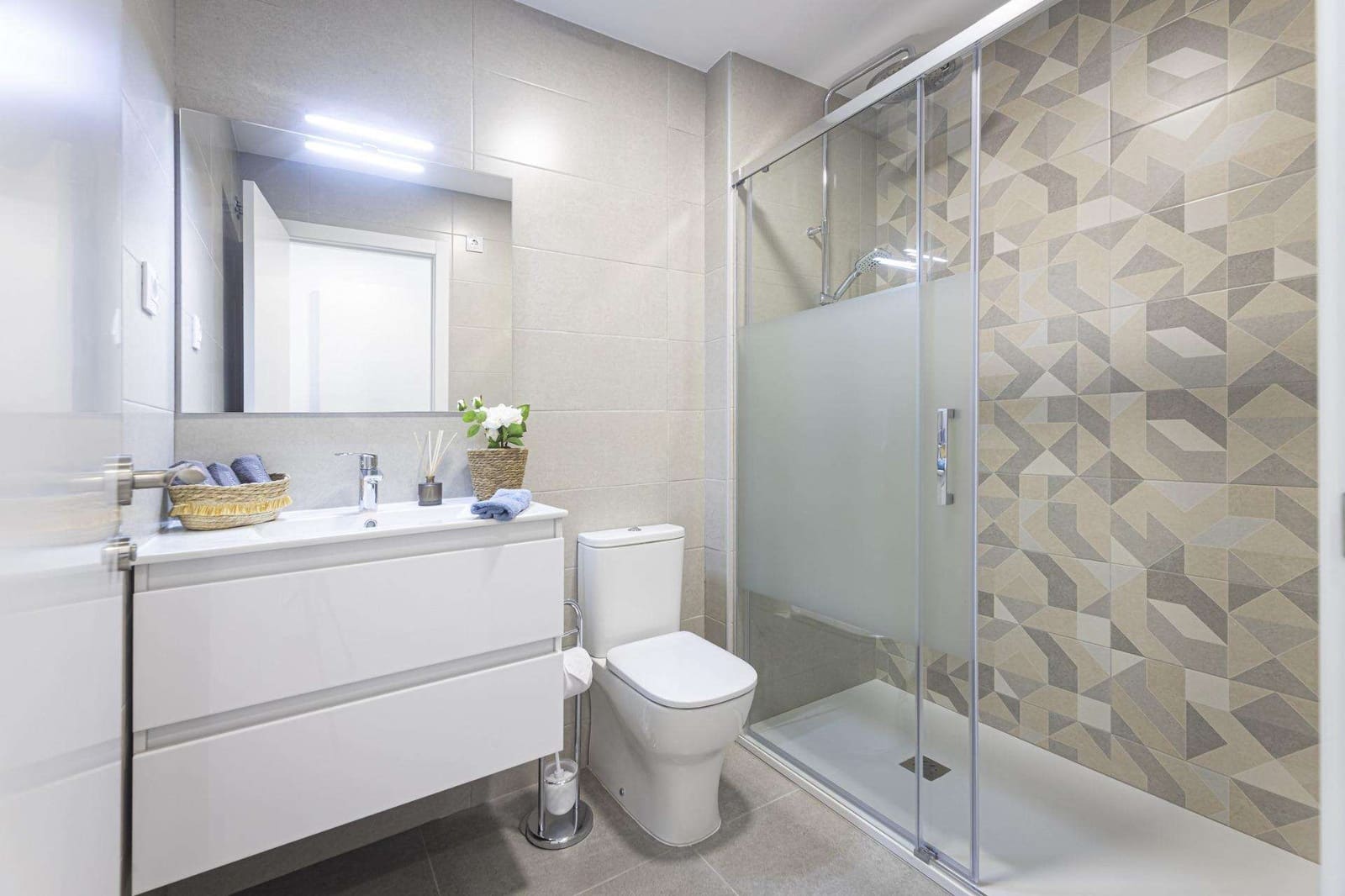 2 slaapkamer Appartement te koop in La Manga del Mar Menor met zwembad - € 213.259 (Ref: 9331974)