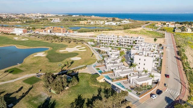3 makuuhuone Huvila myytävänä paikassa Las Lomas de Rame - Bahía Bella, Los Alcázares mukana uima-altaan 
autotalli - 649 900 € (Ref: 9331981)