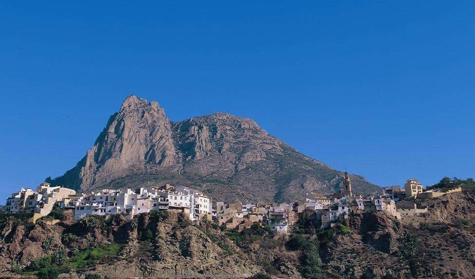 3 bedroom Semi-detached Villa for sale in Finestrat with pool - € 503,000 (Ref: 9332075)