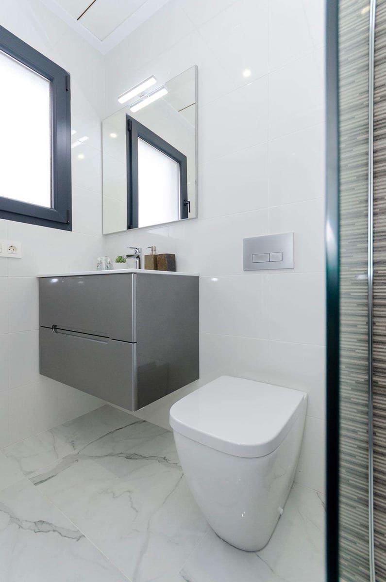 3 sypialnia Willa na sprzedaż w Torrevieja z basenem - 424 000 € (Ref: 9332132)