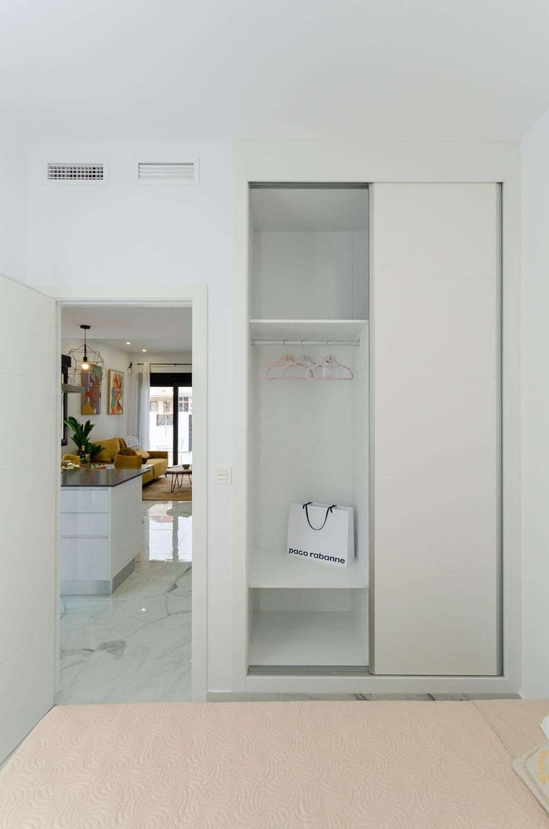 3 sypialnia Willa na sprzedaż w Torrevieja z basenem - 424 000 € (Ref: 9332132)