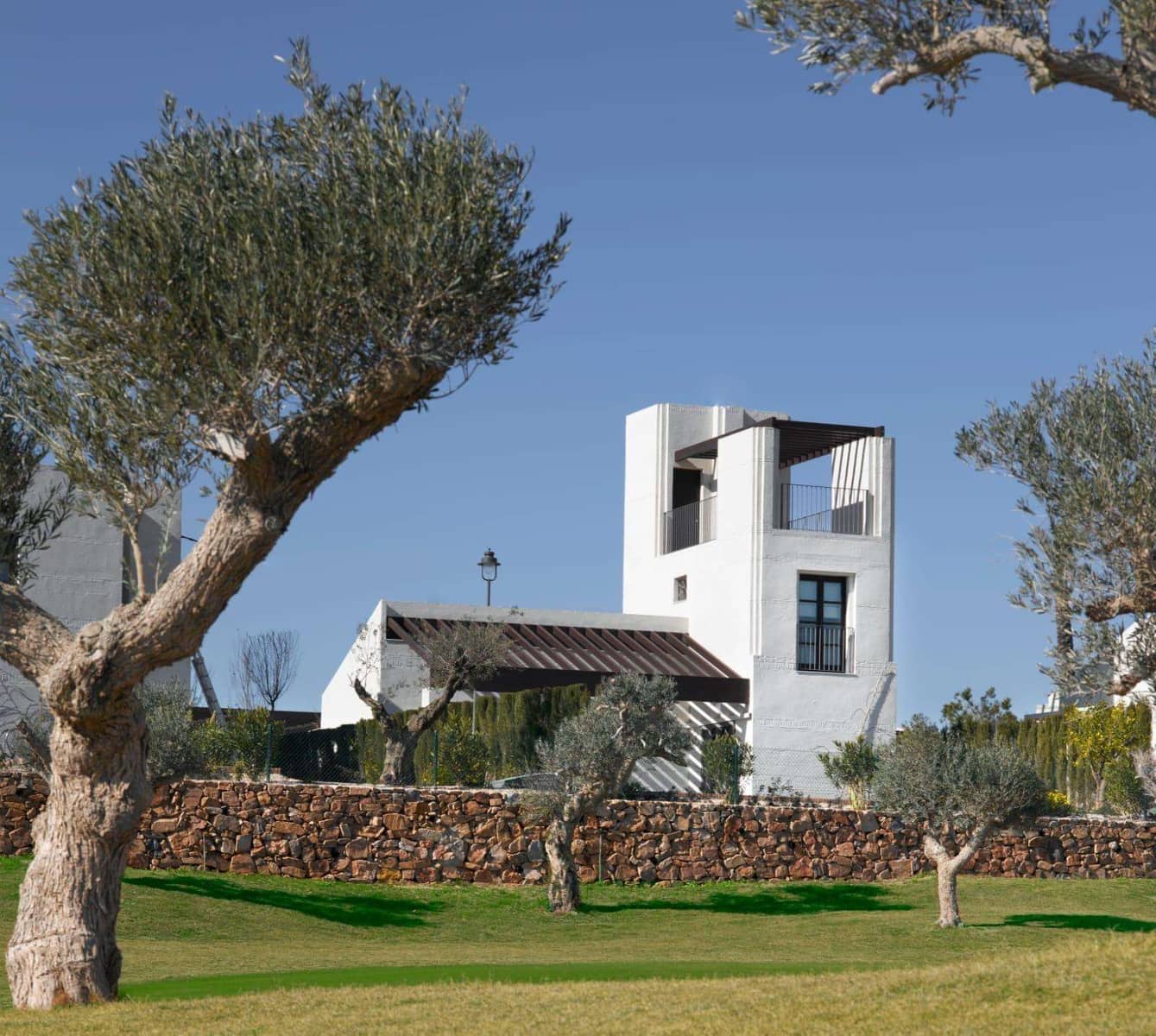 2 makuuhuone Huvila myytävänä paikassa La Peraleja Golf Resort mukana uima-altaan - 300 000 € (Ref: 9332208)