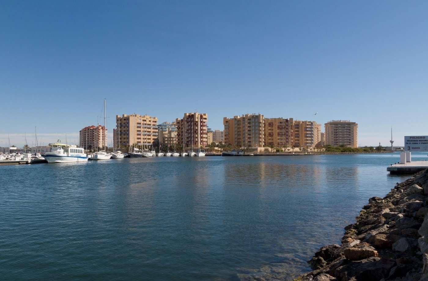 3 slaapkamer Appartement te koop in La Manga del Mar Menor met zwembad - € 240.052 (Ref: 9332243)